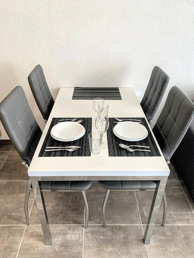 Pool Cardenal Apartment โมกัน ภายนอก รูปภาพ